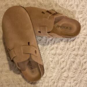 Kidmi Women'Slip on Mules w side buckle detailing